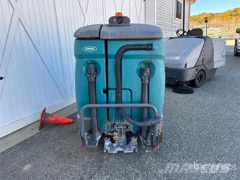Tennant T16 Ride-On Electric Floor Scrubber Other trailers