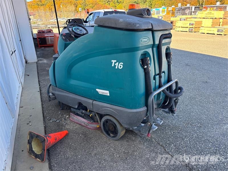 Tennant T16 Ride-On Electric Floor Scrubber Other trailers