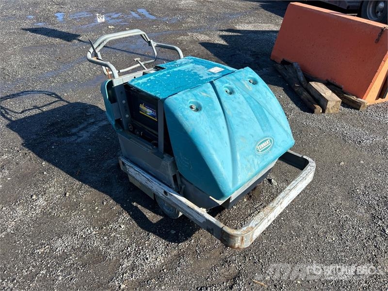 Tennant Walk-Behind Floor Sweeper Outro equipamento de ceifa