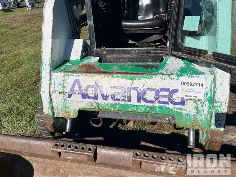 Terex PT60 Two-Speed Compact Track Loader  스키드로더