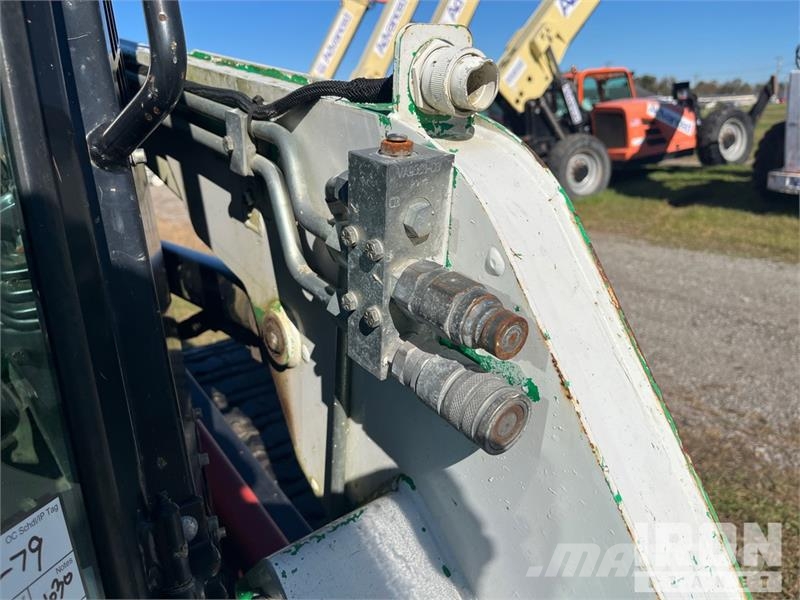 Terex PT60 Two-Speed Compact Track Loader  스키드로더