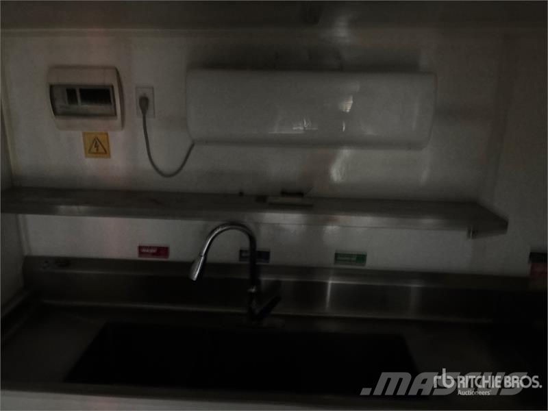 The Fud 14 ft T/A Food Concession Trailer Autre remorque