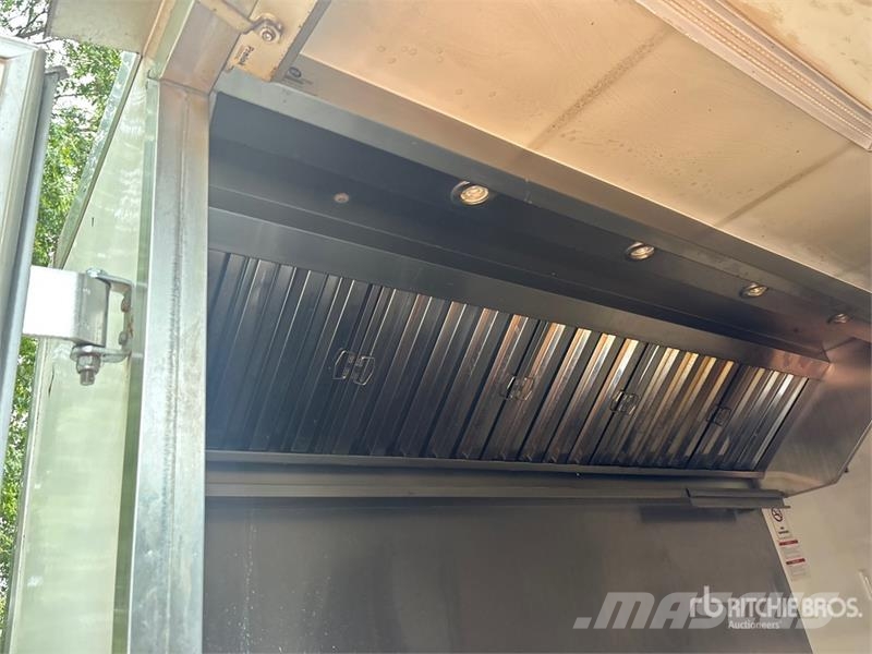 The Fud 14 ft T/A Food Concession Trailer Autre remorque
