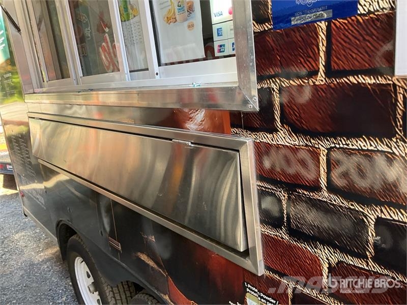  The Fud 16 ft T/A Food Concession Trailer Прочие прицепы