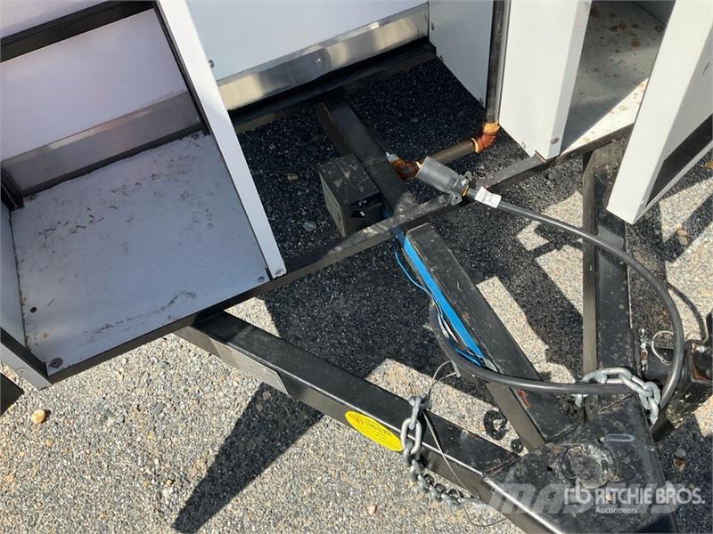  The Fud 16 ft T/A Food Concession Trailer Прочие прицепы