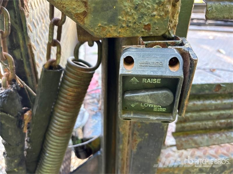 Thieman Lift Gate Truck Flatbed Body Kastenaufbau