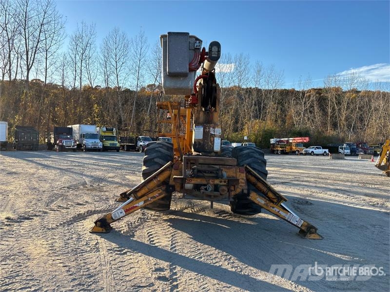 Timberjack 240 4x4 Aerial Lift AL-50-5-IL-4H11 Bucket Skidder Väljaveotraktorid