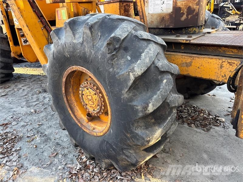 Timberjack 240 4x4 Aerial Lift AL-50-5-IL-4H11 Bucket Skidder Väljaveotraktorid