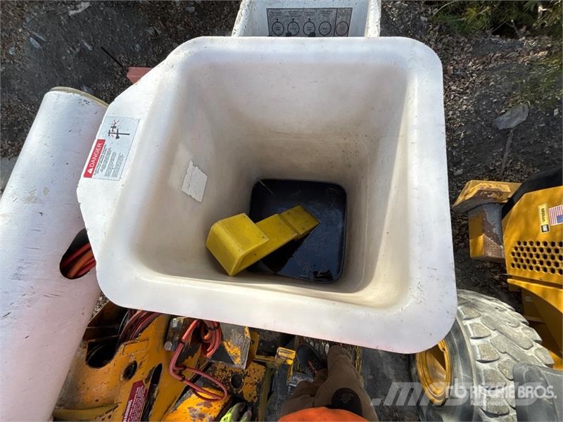 Timberjack 240 4x4 Aerial Lift 45-5-IL-4H 45' Bucket Skidder Stammholzschlepper