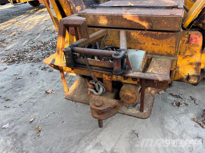 Timberjack 240 4x4 Aerial Lift AL-50-5-IL-4H11 Bucket Skidder Väljaveotraktorid