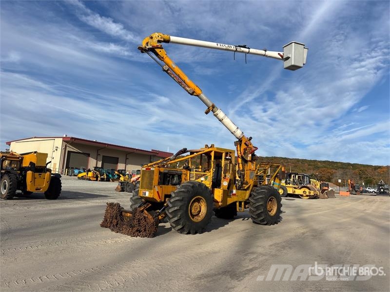 Timberjack 240 4x4 Aerial Lift 45-5-IL-4H 45' Bucket Skidder Stammholzschlepper