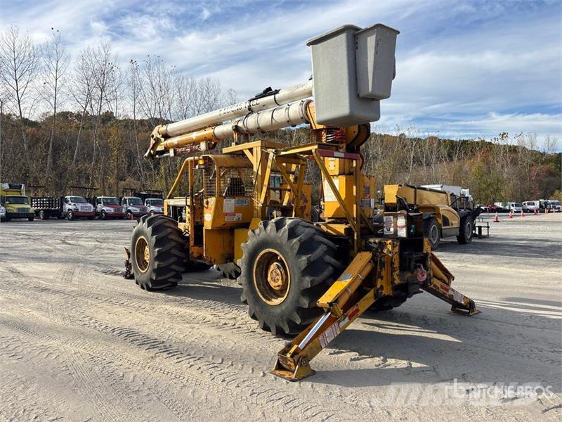 Timberjack 240 4x4 Aerial Lift 45-5-IL-4H 45' Bucket Skidder Stammholzschlepper