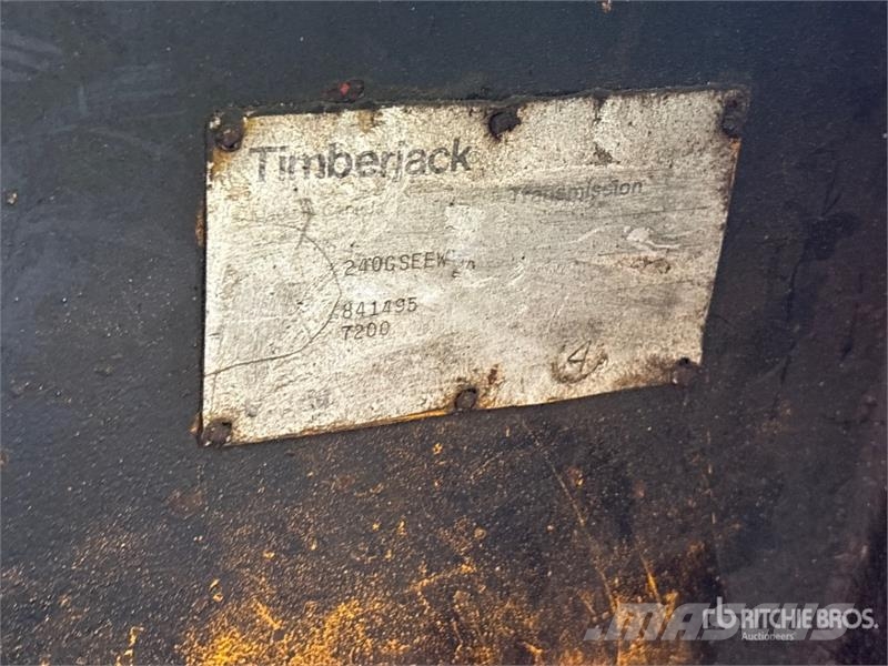 Timberjack 240 4x4 Aerial Lift AL-50-5-IL-4H11 Bucket Skidder Väljaveotraktorid