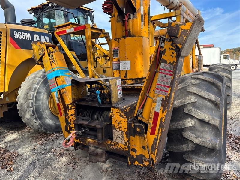 Timberjack 240 4x4 Aerial Lift 45-5-IL-4H 45' Bucket Skidder Stammholzschlepper
