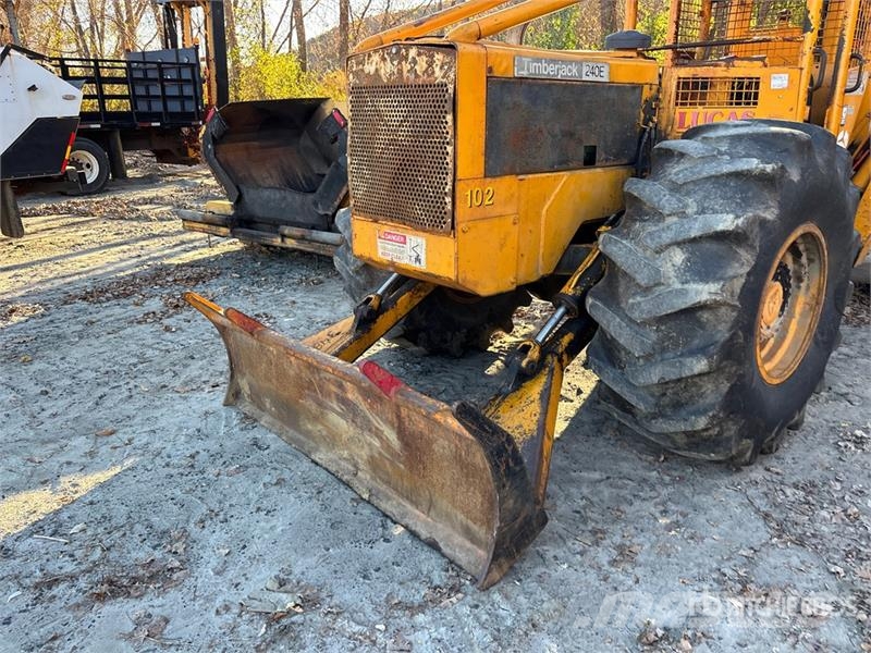 Timberjack 240 4x4 Aerial Lift AL-50-5-IL-4H11 Bucket Skidder Väljaveotraktorid