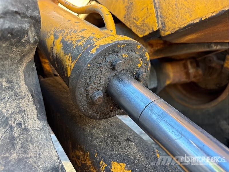 Timberjack 240 4x4 Aerial Lift AL-50-5-IL-4H11 Bucket Skidder Väljaveotraktorid
