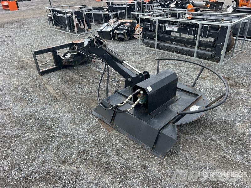 Top Cat Cat SC4072 48 in Skid Steer Brush Cutter Sekačky namontované a tažené