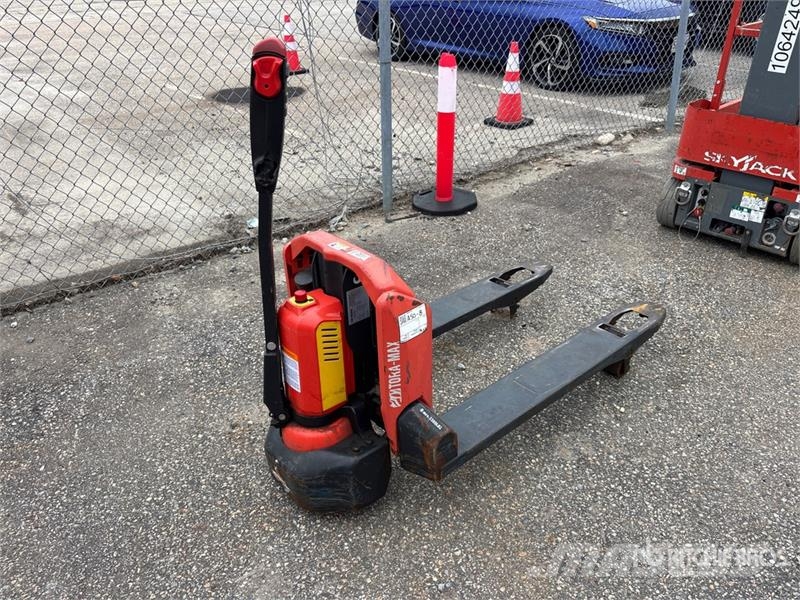 TORA-MAX 2TWB33 3300 lb Pallet Jack (Inoperable) Kahvelkäru