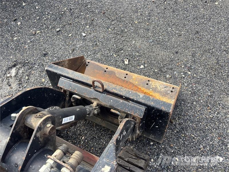 Toro TX427 Mini Compact Track Loader Smykem řízené nakladače
