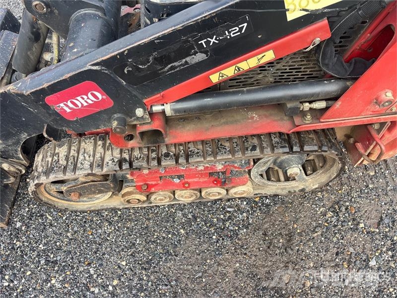 Toro TX427 Mini Compact Track Loader Smykem řízené nakladače