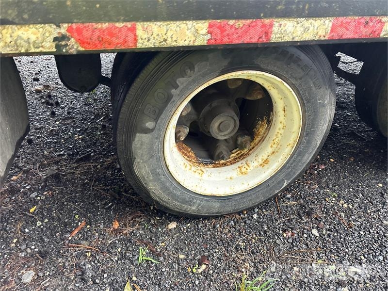 TOWMASTER 24 ft T/A Equipment Trailer Járműszállító pótkocsik