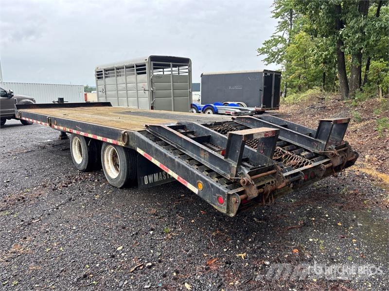 TOWMASTER 24 ft T/A Equipment Trailer Járműszállító pótkocsik