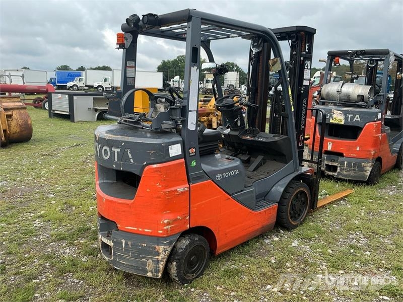 Toyota 50-8FGCU25 4500 lb Cushion Tire Forklift Wózki widłowe inne