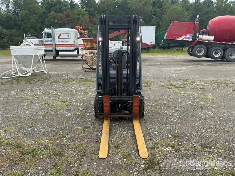 Toyota 50-8FGCU25 4500 lb Pneumatic Tire Forklift Wózki widłowe inne