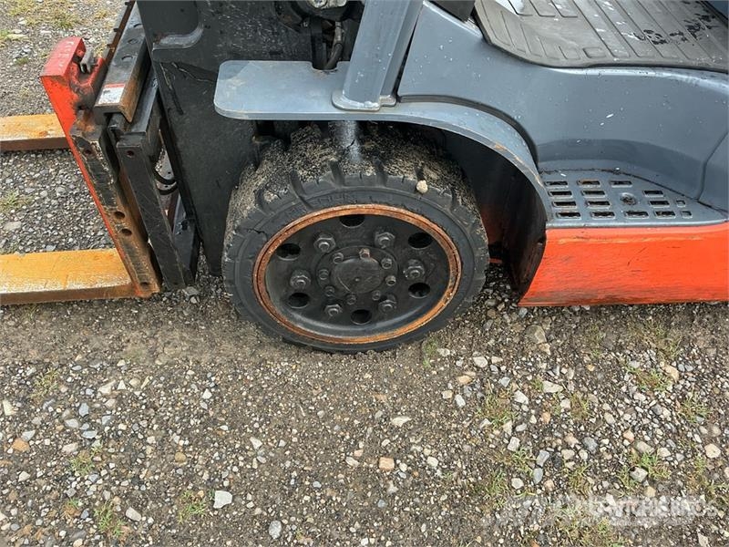Toyota 50-8FGCU25 4500 lb Pneumatic Tire Forklift Wózki widłowe inne