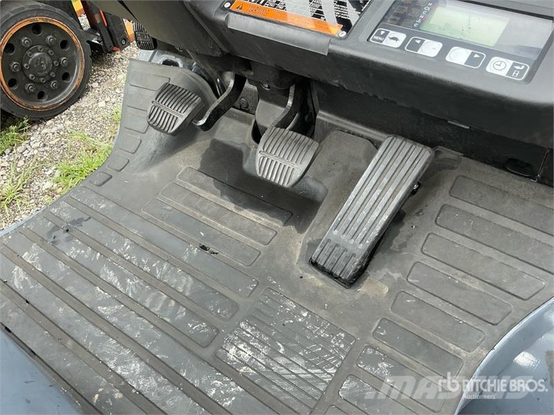 Toyota 50-8FGCU25 4500 lb Pneumatic Tire Forklift Wózki widłowe inne