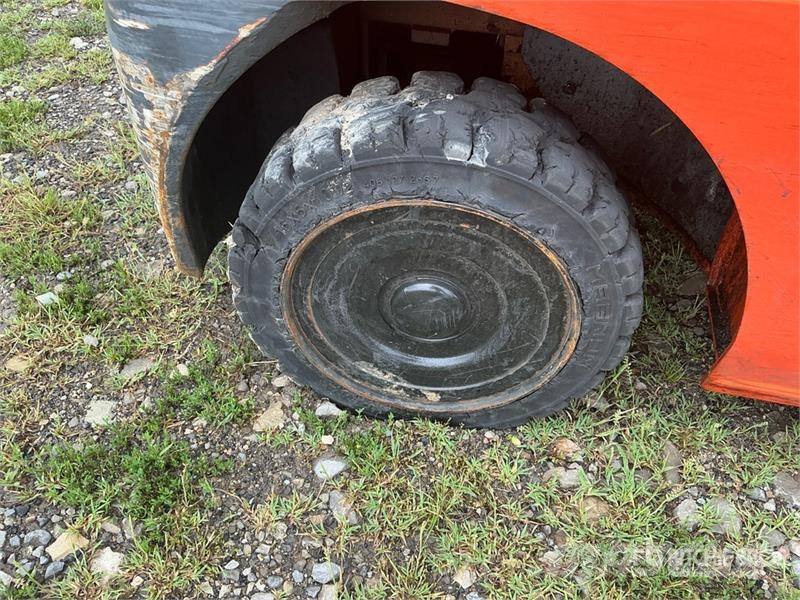 Toyota 50-8FGCU25 4500 lb Cushion Tire Forklift Wózki widłowe inne