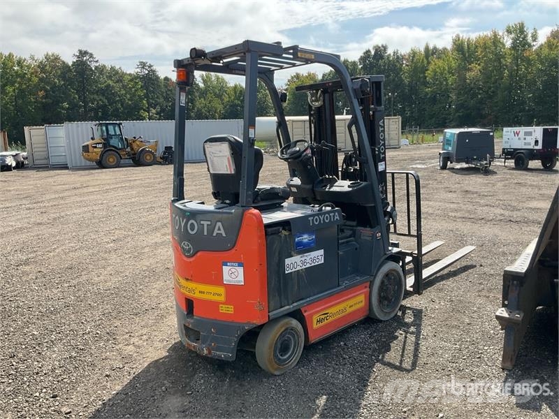 Toyota 8FBCU25 4800 lb Forklift フォークリフト - その他