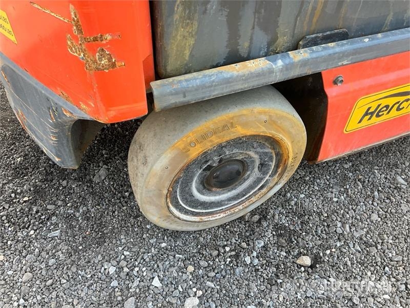 Toyota 8FBCU25 4800 lb Forklift フォークリフト - その他