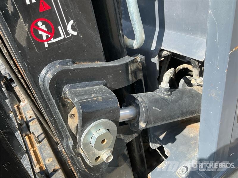 Toyota 8FBCU25 4800 lb Forklift フォークリフト - その他