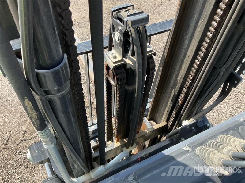 Toyota 8FBCU25 4800 lb Forklift フォークリフト - その他