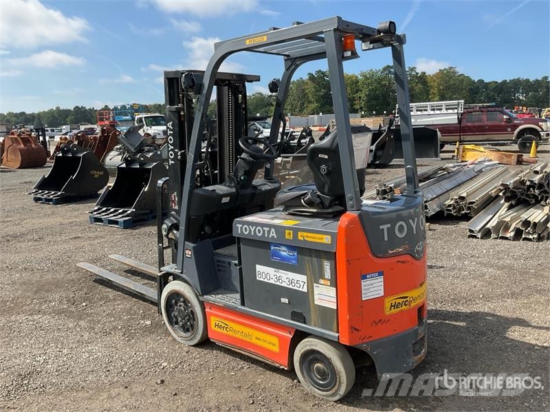 Toyota 8FBCU25 4800 lb Forklift フォークリフト - その他
