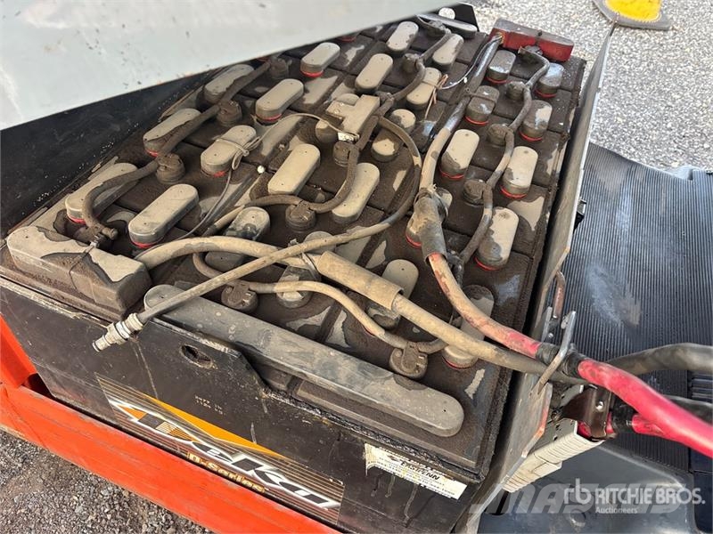Toyota 8FBE20U 전동 지게차