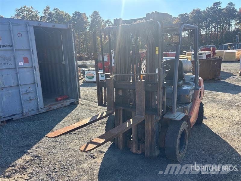 Toyota 8FGU25 4800 lb Cushion Tire Forklift Інше