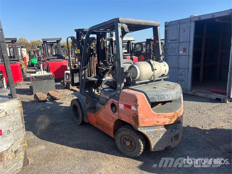 Toyota 8FGU25 4800 lb Cushion Tire Forklift Інше