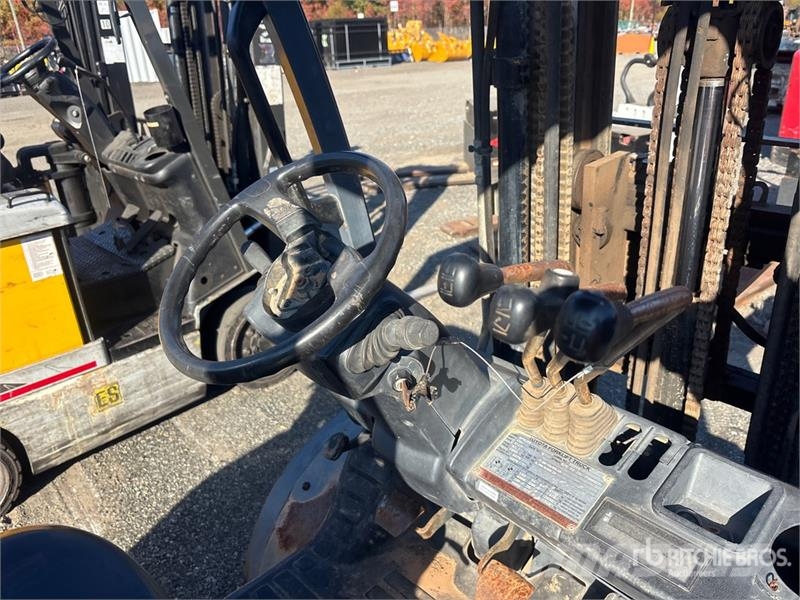 Toyota 8FGU25 4800 lb Cushion Tire Forklift Інше