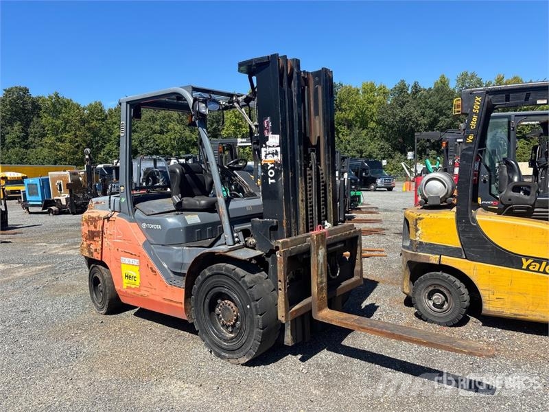 Toyota 8FGU25 8500 lb Cushion Tire Forklift Другие складские механизмы
