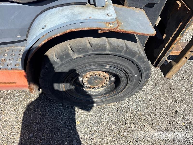 Toyota 8FGU25 8500 lb Cushion Tire Forklift Другие складские механизмы