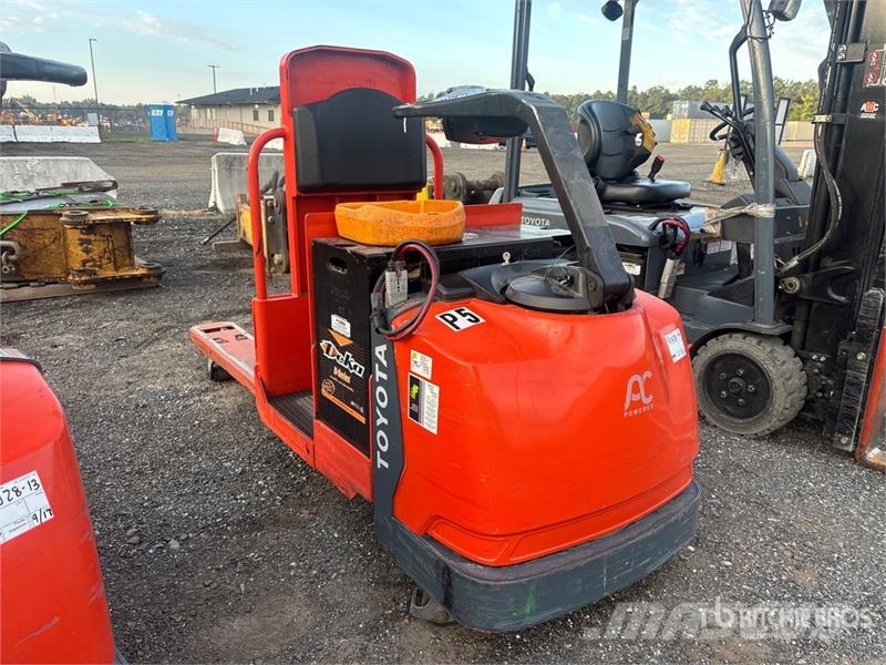 Toyota 8HBC30 6000 lb Electric Pallet Jack Ručný paletový vozík