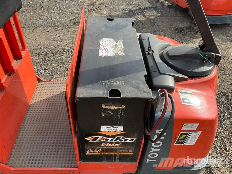 Toyota 8HBC30 6000 lb Pallet Jack Transpaletas Manuales