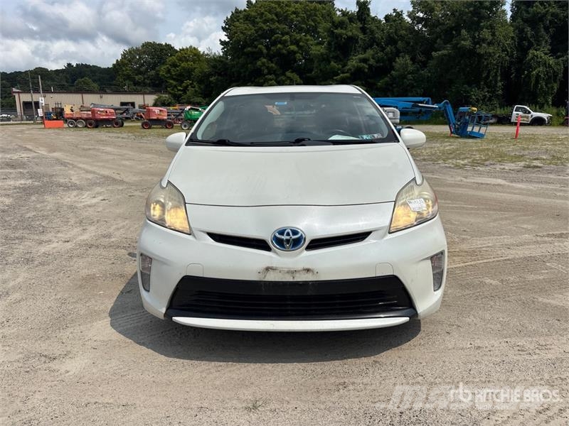 Toyota PRIUS Hybrid Automobile Avtomobili