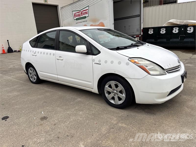 Toyota Prius Hybrid Automobile (Inoperable) Automašīnas