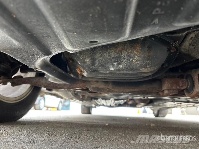 Toyota Prius Hybrid Automobile (Inoperable) Automašīnas
