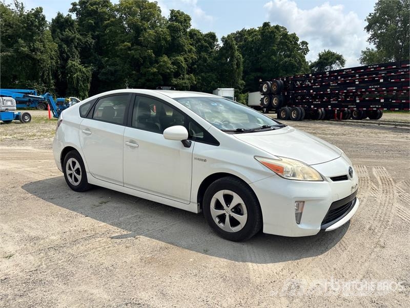 Toyota PRIUS Hybrid Automobile Avtomobili
