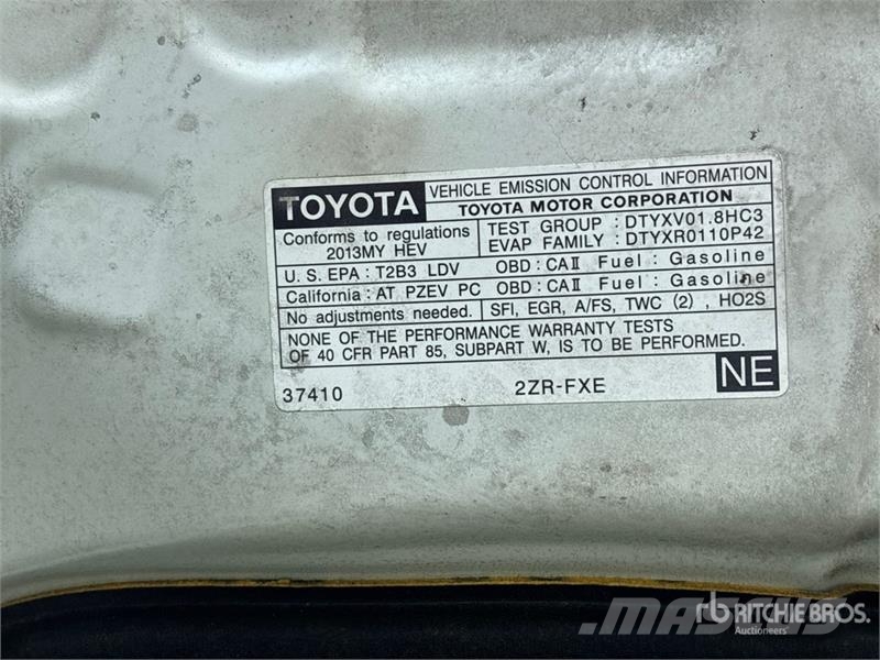 Toyota PRIUS Hybrid Automobile Avtomobili