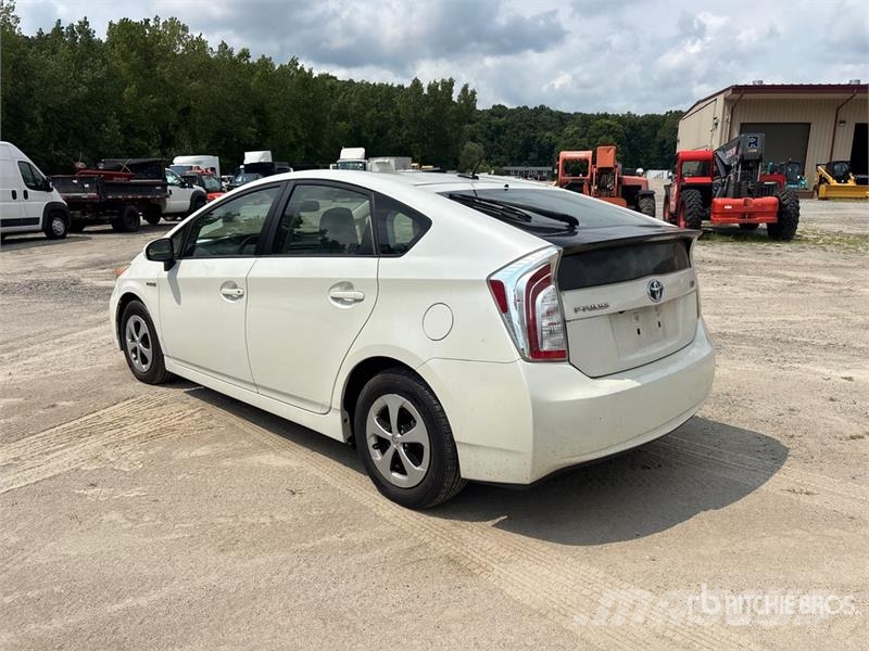 Toyota PRIUS Hybrid Automobile Avtomobili